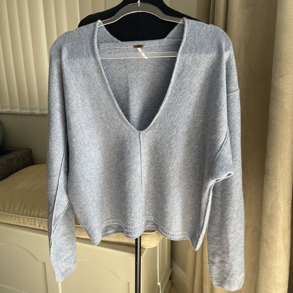 Free People Sweaters - Free People V Neck Cropped OverSized Sweater 100% Cashmere Mottled Light Blue S